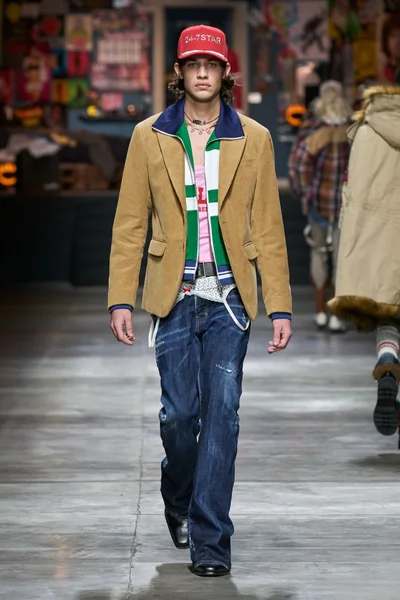 Look 22